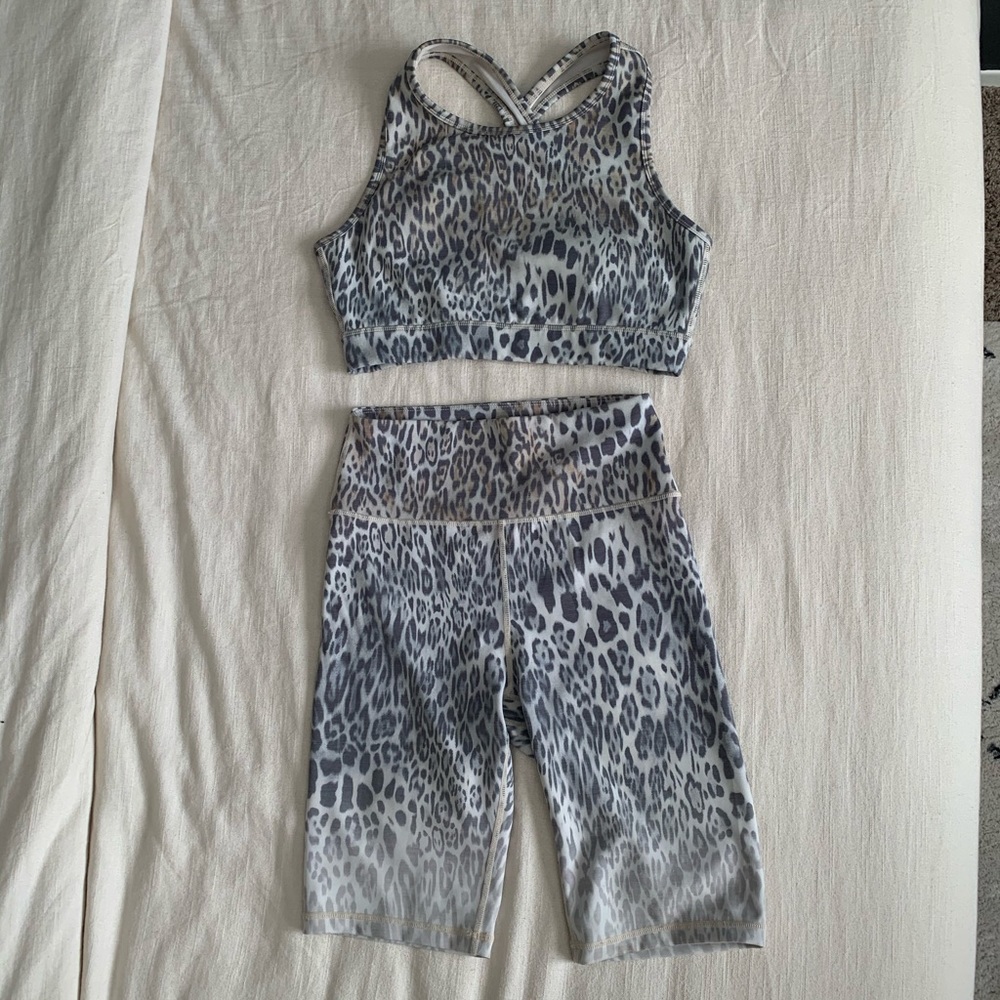 Women’s activewear set